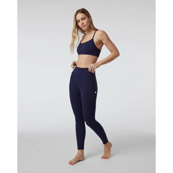 Vuori Women's Vuori AllTheFeels™ Bra in Jet Size XS - Picture 4 of 8